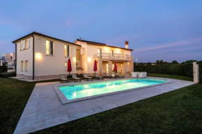 Villa Bincila for 12 people near Poreč with sea view & beautiful garden